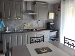 Kuchyň nebo kuchyňský kout v ubytování Location gîte dans le var