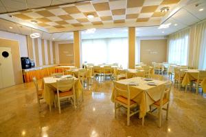 A restaurant or other place to eat at Hotel Fernanda