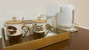 twoints of beer in a wooden box with aperature at FaZi Home in Cosenza