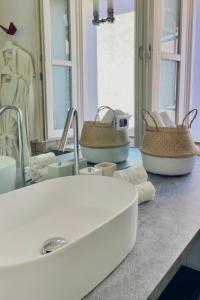 Gambar di galeri bagi Borgo dei Sogni - Deluxe Apartment - Lago di Garda di San Felice del Benaco