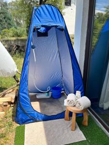 Fotografie z fotogalerie ubytování Avaluna 6 osobe max - shower outside tus spolja v destinaci Vrčin