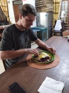 Makanan di atau berdekatan homestay