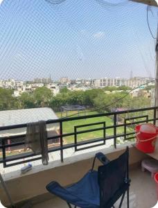 En balkon eller terrasse på 2BHK spacious stay