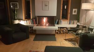 Χώρος καθιστικού στο Alpine Dream Chalet with Spa close to Lake Geneva