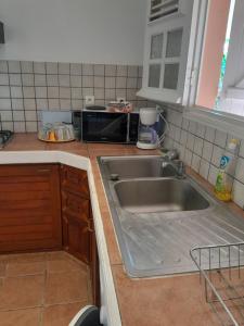 Gallery image of Studio 32m2, 3 personne possible in Quartier Morne la Valeur