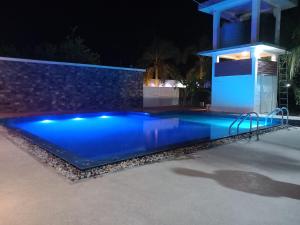 Swimmingpoolen hos eller tæt på So-J Beach Villa