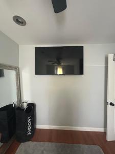 Φωτογραφία από το άλμπουμ του Theres No Place Like Home στη Φιλαδέλφεια +46 φωτογραφίες