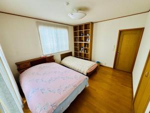 麗静亭客房内的一张或多张床位