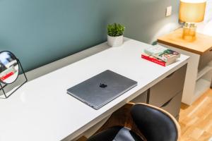 Central StationSpacious Central Leeds Flat - Sleeps 8 with Pool Table的相册照片
