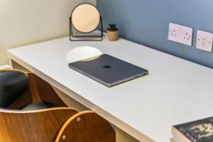 Central StationSpacious Central Leeds Flat - Sleeps 8 with Pool Table的相册照片