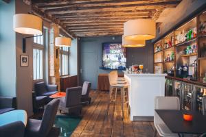 The lounge or bar area at Hôtel Jules & Jim