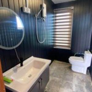 Koupelna v ubytování Blue Ocean Resort + 5 fotografií