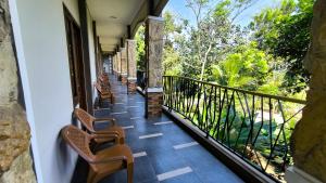 Balkón nebo terasa v ubytování Beringin View Hotel & Resort