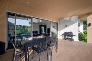 Fotografie z fotogalerie ubytování 5 Bdr 18 meter Pool villa in Laguna Phuket ve městě Phuket