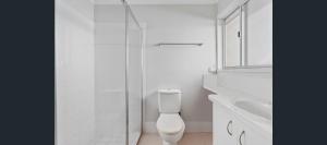 Koupelna v ubytování The Little Escape-Walk to Mall, Quick City Access, Golf & Sports Nearby + 23 fotografií