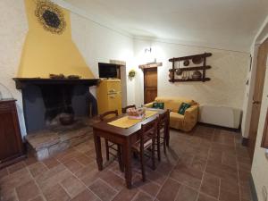 Телевізор і / або розважальний центр в Agriturismo La Poderina