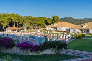 En udsigt til poolen hos Keri Village & Spa by Zante Plaza (Adults Only) eller i nærheden