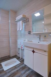 Ảnh trong thư viện ảnh của First encounter with a homestay ở Phượng Hoàng cổ trấn