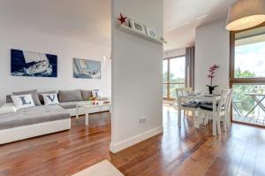Posedenie v ubytovaní Dom & House - Apartamenty Nadmorski Dwór