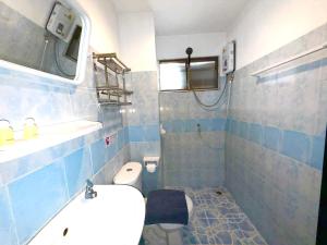 Et badeværelse på Patong Canal Villa 205 + 14 billeder