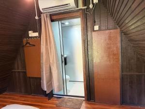 Koupelna v ubytování Chalet Kuala Woh Resort