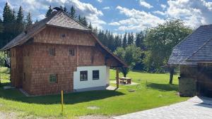 にあるLandhausidylle - Natur & Komfortの野原白戸納屋 +19枚の写真