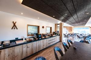 Restaurace v ubytování Dolomites Room and Breakfast Formiè