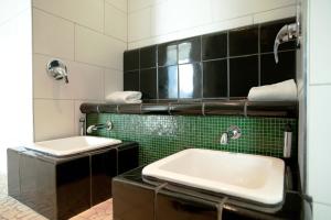 Koupelna v ubytování H+ Hotel Salzburg