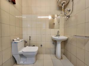Koupelna v ubytování WooibHotels Sirhind Regency Shimla