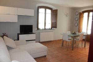 A seating area at Lady Frantoio Toscano
