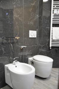 A bathroom at EGO' Marine
