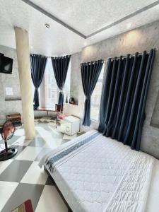 Giường trong phòng chung tại MES HOTEL - Ngay Bến Ninh Kiều +46 ảnh