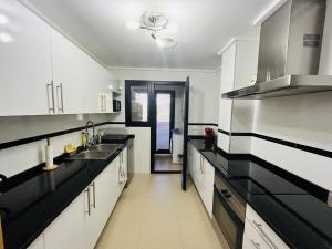 Kuchyň nebo kuchyňský kout v ubytování Apartamento moderno con piscina, cerca playa y servicios, Jávea - ES-160-11