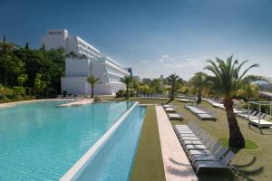 Bazén v ubytování Four Points by Sheraton Costa Blanca Resort nebo v jeho okolí