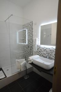 Phòng tắm tại Napoli Milionaria B&B