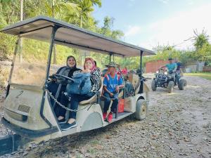 Επισκέπτες που μένουν στο Homestay LubokSawah