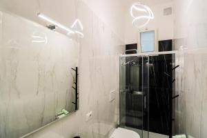 Ένα μπάνιο στο Nettuno80 1 by Casa di Marco AP37 +9 φωτογραφίες