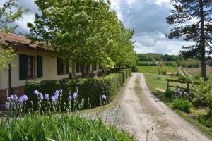 A garden outside Agriturismo Il Casalone