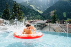 Piscina di MANNI das Hotel o nelle vicinanze