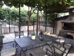 Kawasan patio atau luaran di The Green Garden