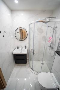 Ένα μπάνιο στο Paradiso Apartments