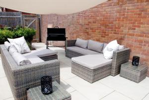 Gallery image of BOURNECOAST - Family holiday home in Mudeford- 8523 in Mudeford +30 photos