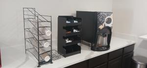 Cucina o angolo cottura di Red Roof Inn & Suites Euless - DFW Airport Southwest
