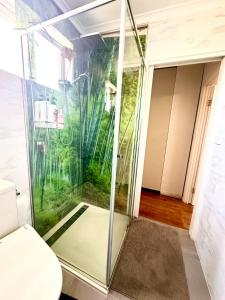 Koupelna v ubytování Jalynn homestay