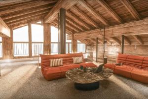 Χώρος καθιστικού στο Chalet Ferret - OVO Network