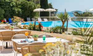 Bazén v ubytování Orsan Maradiso Hotel by Aminess nebo v jeho okolí