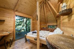 O zonă de relaxare la Treehouse Šumava