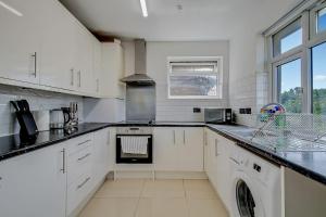 Dapur atau dapur kecil di Maisonette near Wembley Stadium +6 gambar