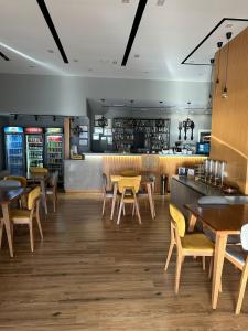 Khu vực lounge/bar tại Hotel Niagara