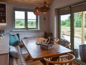 Posezení v ubytování Hobby Lodge + 18 fotografií